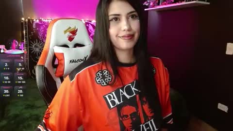 Snapshot of kalanypatterson25 chatting on 11-05-25, 01:44 kalany and jeremy online show from 11-05-25, 01:44