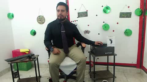 Snapshot of kalethbigdick88 chatting on 06-10-26, 09:30 Kaleth online show from 06-10-26, 09:30