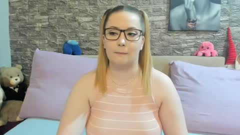Snapshot of kalindahot chatting on 06-06-26, 05:06 kalindahot online show from 06-06-26, 05:06