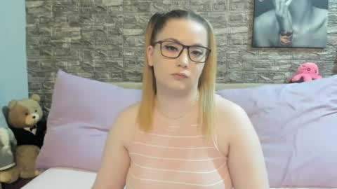 Snapshot of kalindahot chatting on 06-27-26, 05:40 kalindahot online show from 06-27-26, 05:40
