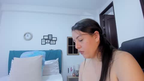 Kamilalopez online show from 10-24-25, 10:06