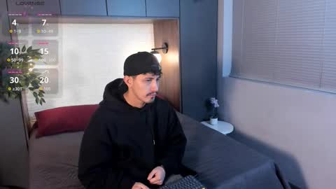 Snapshot of kamal_wolff chatting on 02-08-26, 11:46 jhon online show from 02-08-26, 11:46