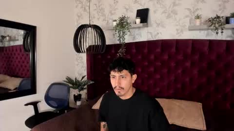 Snapshot of kamal_wolff chatting on 02-13-26, 12:01 jhon online show from 02-13-26, 12:01