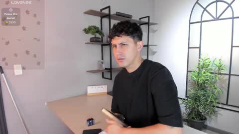 Snapshot of kamal_wolff chatting on 02-26-26, 12:04 jhon online show from 02-26-26, 12:04