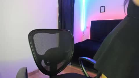 Snapshot of kamala_khan_tx chatting on 02-25-26, 02:59 Online 800 to 1400 online show from 02-25-26, 02:59