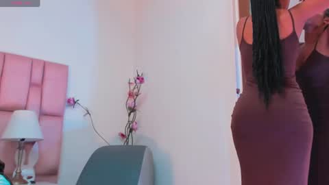 Snapshot of kamila_arias chatting on 06-19-26, 01:04 online show from 06-19-26, 01:04