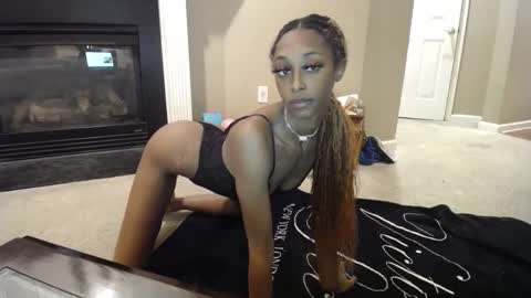 Snapshot of kamir_k2 chatting on 01-21-25, 01:18 Willow Jade and Churchill Jones online show from 01-21-25, 01:18