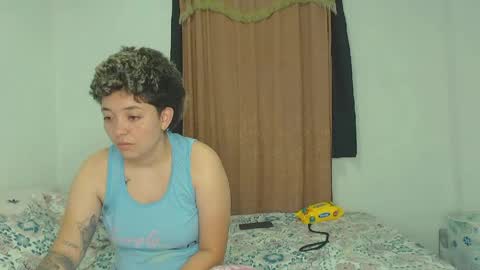 Snapshot of kammy_cami chatting on 05-25-26, 09:26 kammy y camila online show from 05-25-26, 09:26