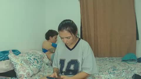 Snapshot of kammy_cami chatting on 05-27-26, 01:57 kammy y camila online show from 05-27-26, 01:57
