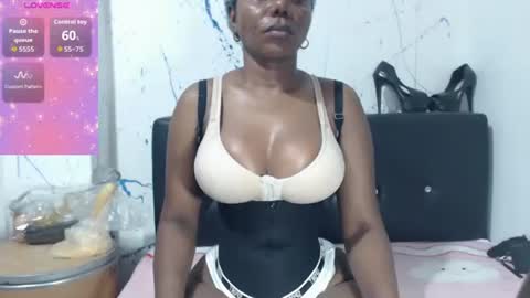 Paola online show from 04-12-26, 04:23