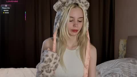 Alice online show from 04-15-26, 03:35