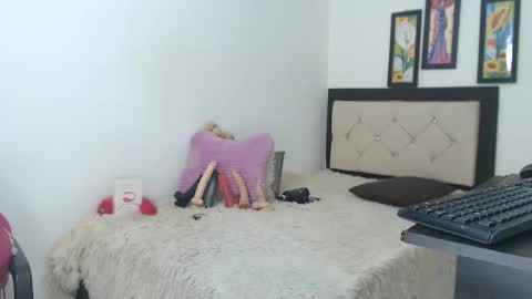 kaoryferrer online show from 10-09-25, 07:56