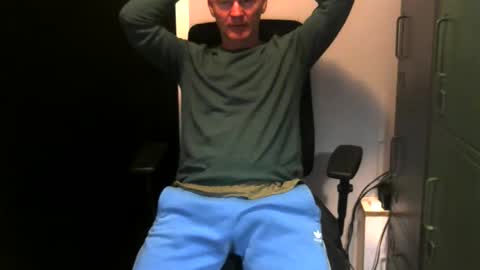 Robbie online show from 04-08-26, 04:45