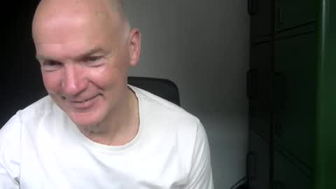 Robbie online show from 04-09-26, 02:44