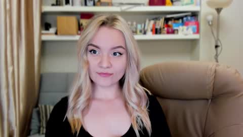 Kara. Off from 15th till 24th of December online show from 09-15-25, 11:05