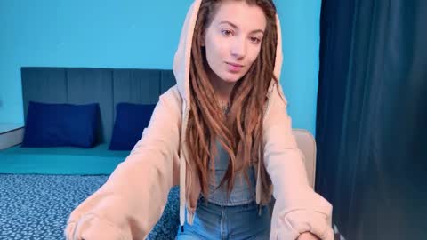 Snapshot of karatart chatting on 10-13-25, 08:58 Kara online show from 10-13-25, 08:58