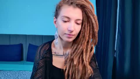 Snapshot of karatart chatting on 10-16-25, 10:49 Kara online show from 10-16-25, 10:49