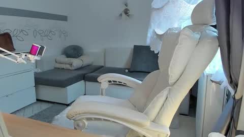 karen0092 online show from 03-25-26, 12:00