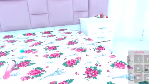 Snapshot of karen_davids chatting on 01-08-25, 03:17 karen online show from 01-08-25, 03:17