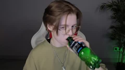 Karen online show from 03-19-26, 08:51