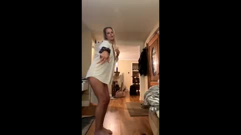 karencougar69 online show from 04-19-26, 04:45