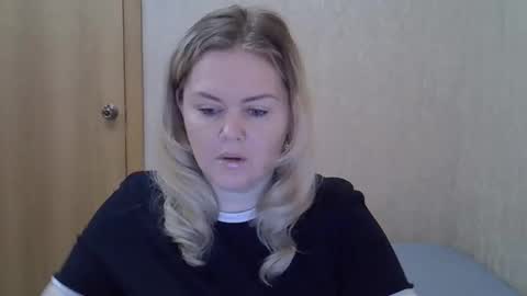 Snapshot of karennelsonx chatting on 06-05-26, 09:26 karennelsonx online show from 06-05-26, 09:26