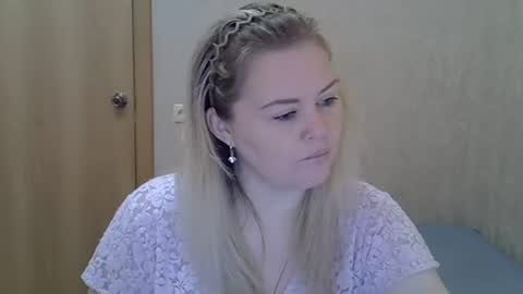 Snapshot of karennelsonx chatting on 06-15-26, 08:16 karennelsonx online show from 06-15-26, 08:16