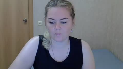 Snapshot of karennelsonx chatting on 06-23-26, 07:28 karennelsonx online show from 06-23-26, 07:28