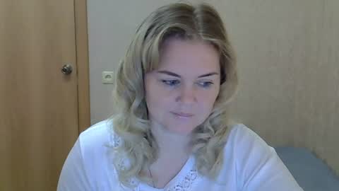 Snapshot of karennelsonx chatting on 06-27-26, 01:50 karennelsonx online show from 06-27-26, 01:50