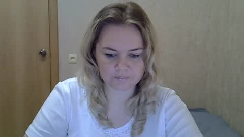 Snapshot of karennelsonx chatting on 07-12-26, 12:18 karennelsonx online show from 07-12-26, 12:18
