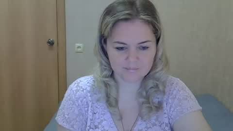 Snapshot of karennelsonx chatting on 07-15-26, 01:05 karennelsonx online show from 07-15-26, 01:05