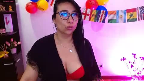 Snapshot of karime_lee chatting on 06-23-26, 10:13 karime lee online show from 06-23-26, 10:13