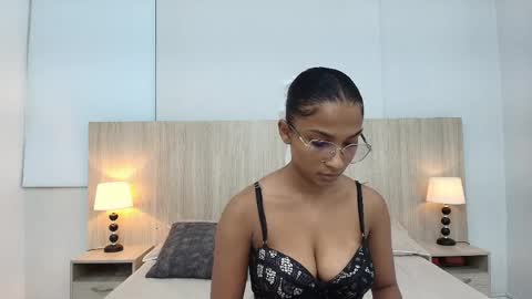 Karina Calderon online show from 04-09-26, 11:48