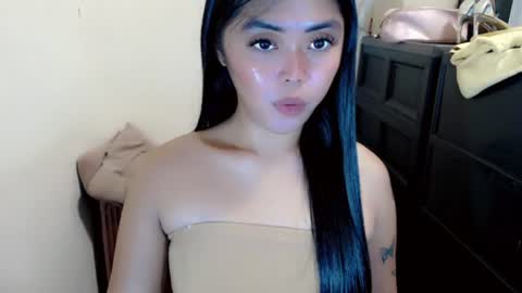 Snapshot of karina_fuckdoll chatting on 06-12-26, 03:00 I AM BELLE online show from 06-12-26, 03:00