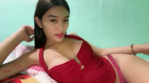Snapshot of karina_goddess chatting on 06-21-26, 01:13 karina online show from 06-21-26, 01:13