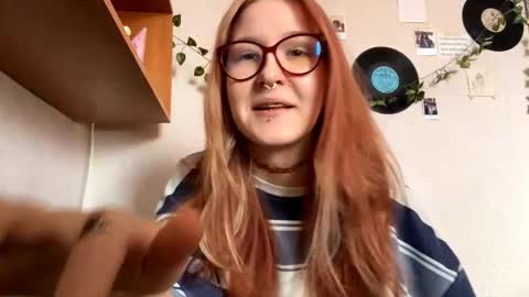 Snapshot of karinamuccia chatting on 02-16-26, 07:37 Karina online show from 02-16-26, 07:37