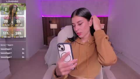 Snapshot of karlaa_james chatting on 06-11-26, 11:08 Karlaa online show from 06-11-26, 11:08