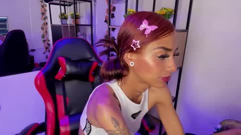 karlaslutskinny__ online show from 11-28-25, 04:04