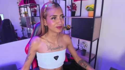 karlaslutskinny__ online show from 01-11-26, 03:55