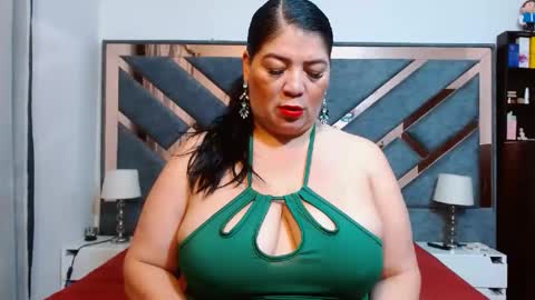 Snapshot of karlatesg chatting on 11-26-25, 09:54 Karla online show from 11-26-25, 09:54