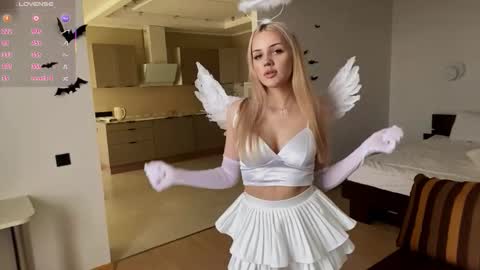 Olivia online show from 10-24-25, 07:16