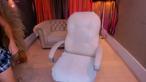 Snapshot of karlie_small chatting on 05-15-26, 07:54 Karli online show from 05-15-26, 07:54