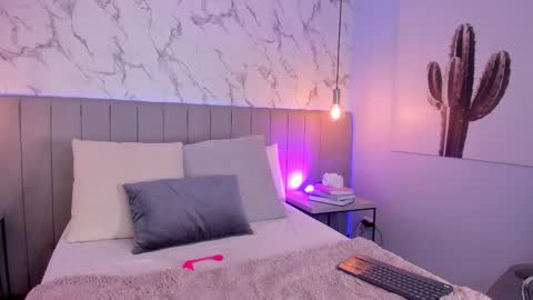 karlla_brown online show from 10-30-25, 01:45