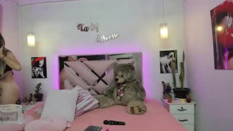 Karly Moonns online show from 06-18-26, 09:47