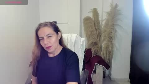 Snapshot of karlye_hot chatting on 06-14-26, 09:11 KARLYE online show from 06-14-26, 09:11