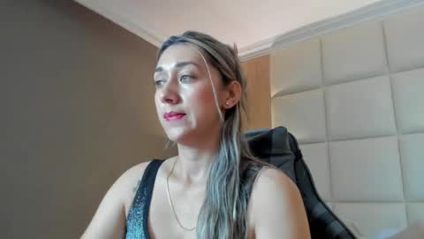 karlyy_ online show from 11-18-25, 01:55