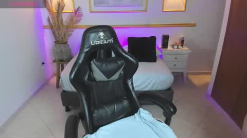 karlyy_ online show from 12-19-25, 07:10