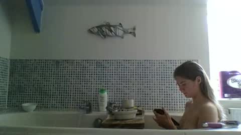 Karma Queen online show from 04-19-26, 08:35