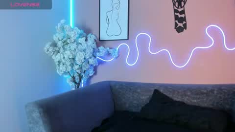 Snapshot of karo_linee chatting on 06-30-26, 12:06 karo_linee online show from 06-30-26, 12:06