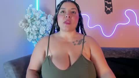 Snapshot of karo_linee chatting on 07-02-26, 12:11 karo_linee online show from 07-02-26, 12:11